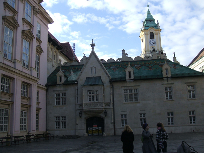 Back of town hall, near Primate's palace
