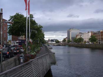 118-view ha-penny-bridge-dublin