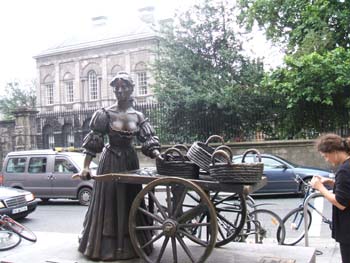353-molly-malone-dublin