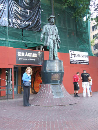 Gassy Jack Statue